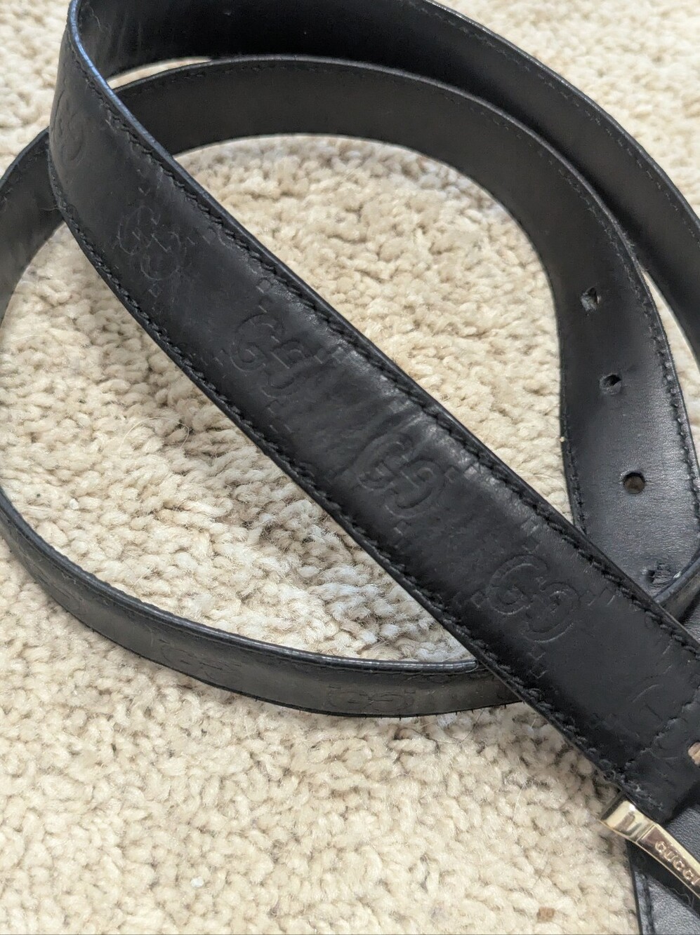 Gucci Black Leather Embossed Interlocking G Belt with Gold Buckle - Picture 6 of 7